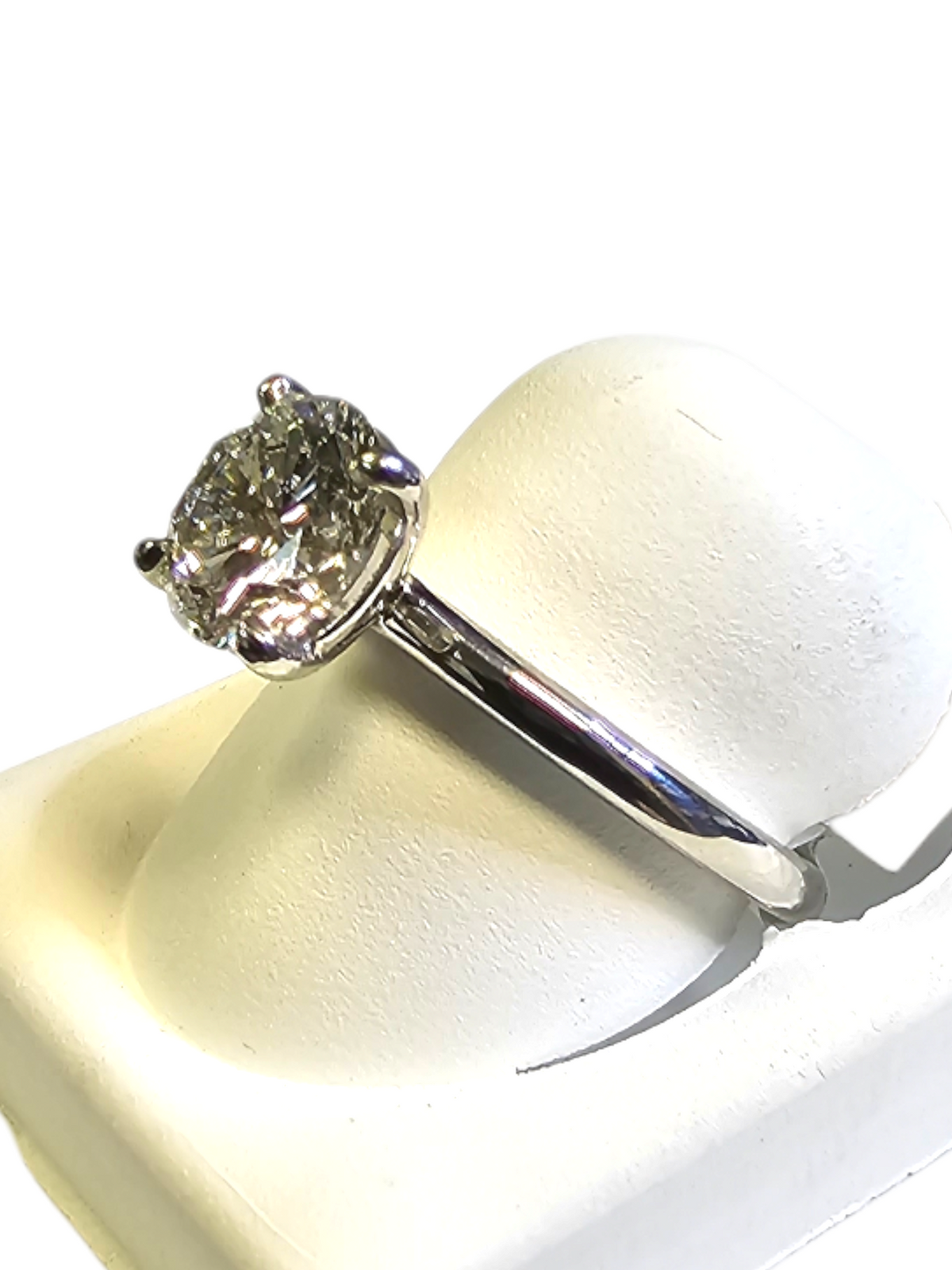 Platinum Round Diamond Ladies Engagement Ring