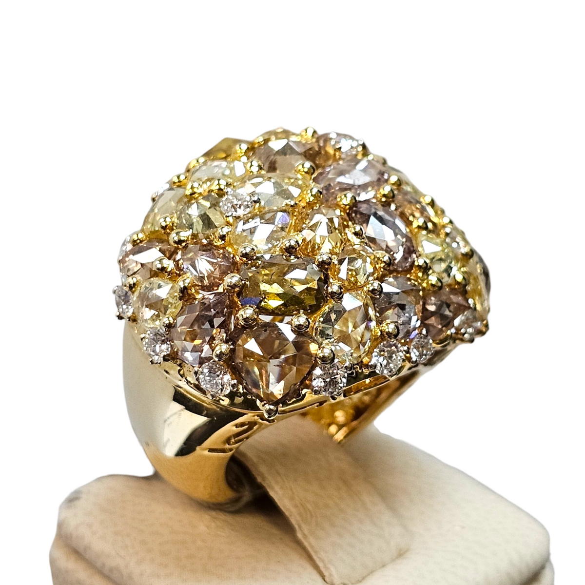 18Kt Yellow Gold Cluster Diamond Ring