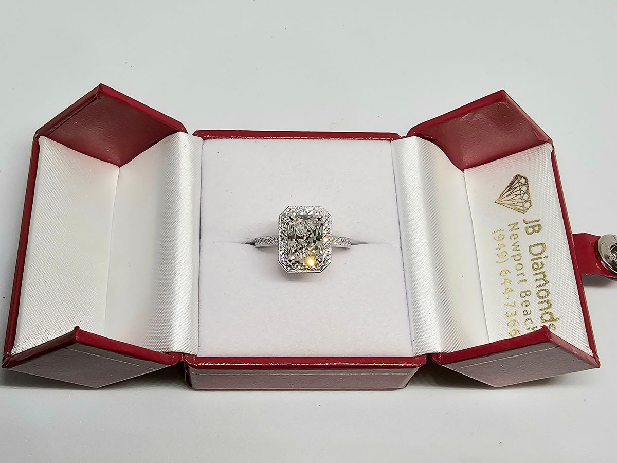 Lab Grown Radiant Cut Diamond in 14Kt White Gold Ring