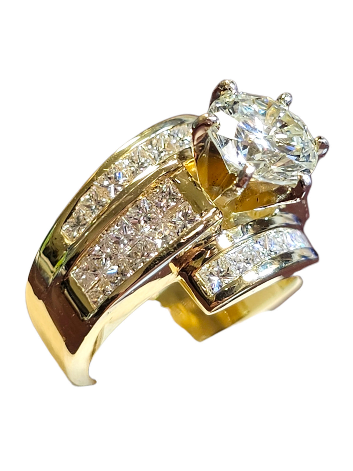 18Kt Yellow Gold Diamond Engagement Ring