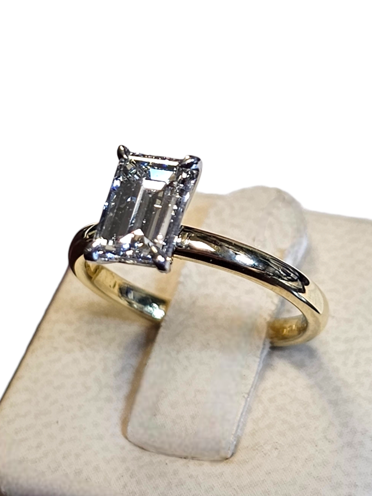 18Kt Yellow Gold Emerald Cut Diamond Ring