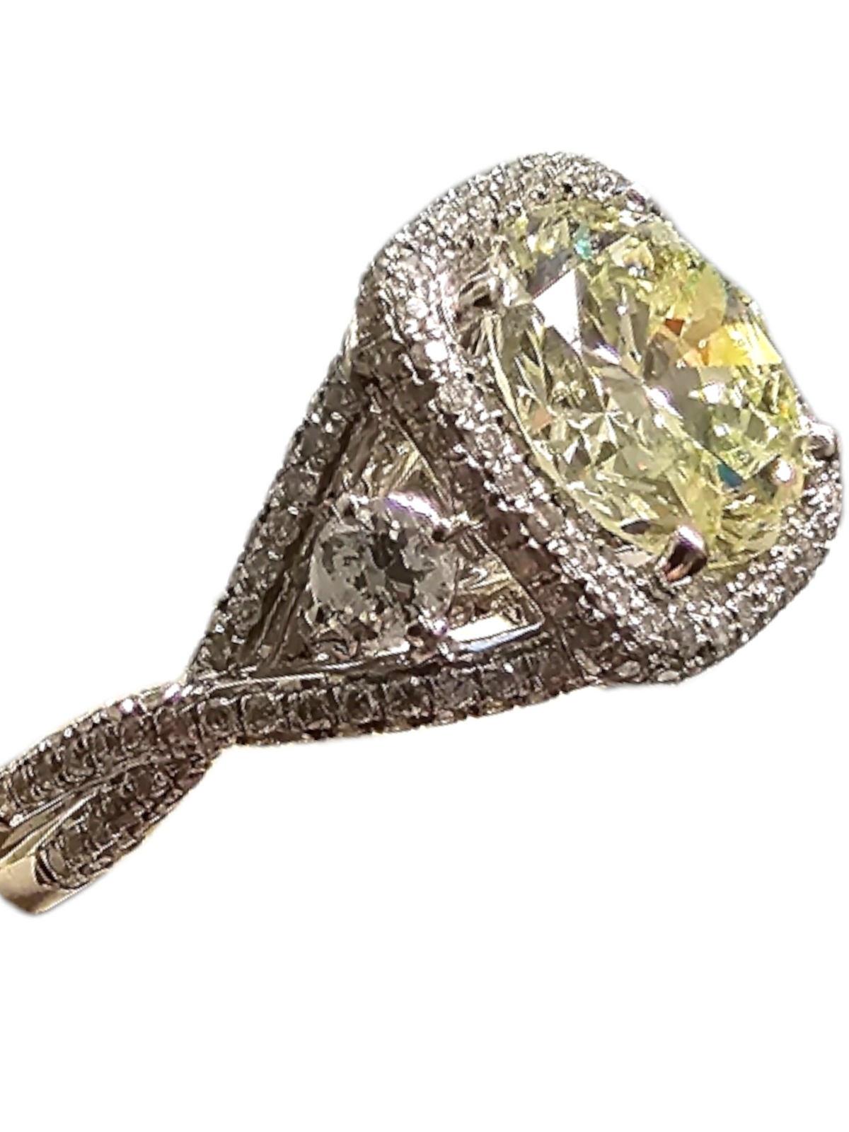 18Kt White Gold Diamond Engagement Ring