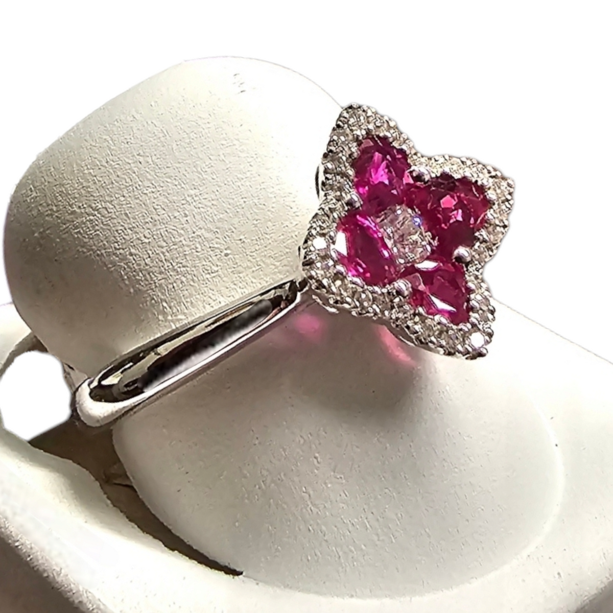 18Kt White Gold Diamond and Ruby Flower Ring