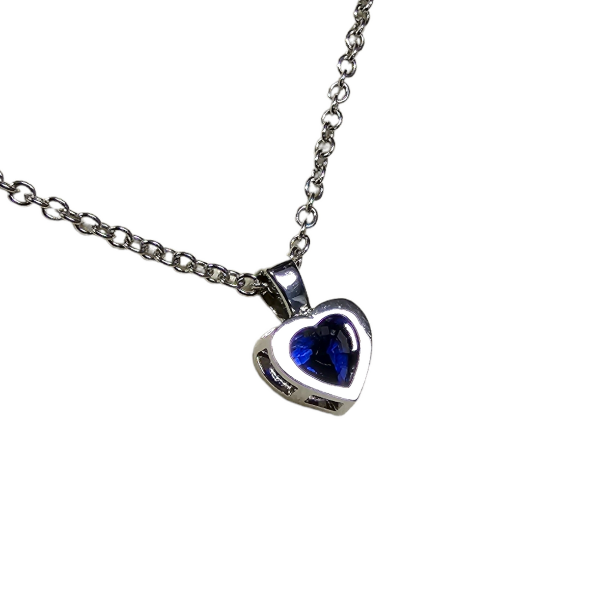 18Kt White Gold Blue Sapphire Small Heart Pendant Necklace