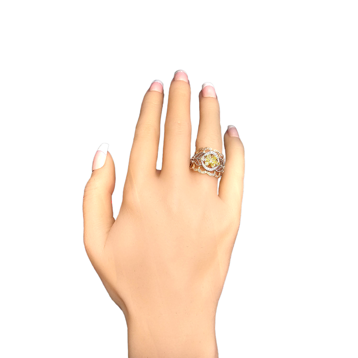 18Kt Tricolor Gold Diamond Floral Ring