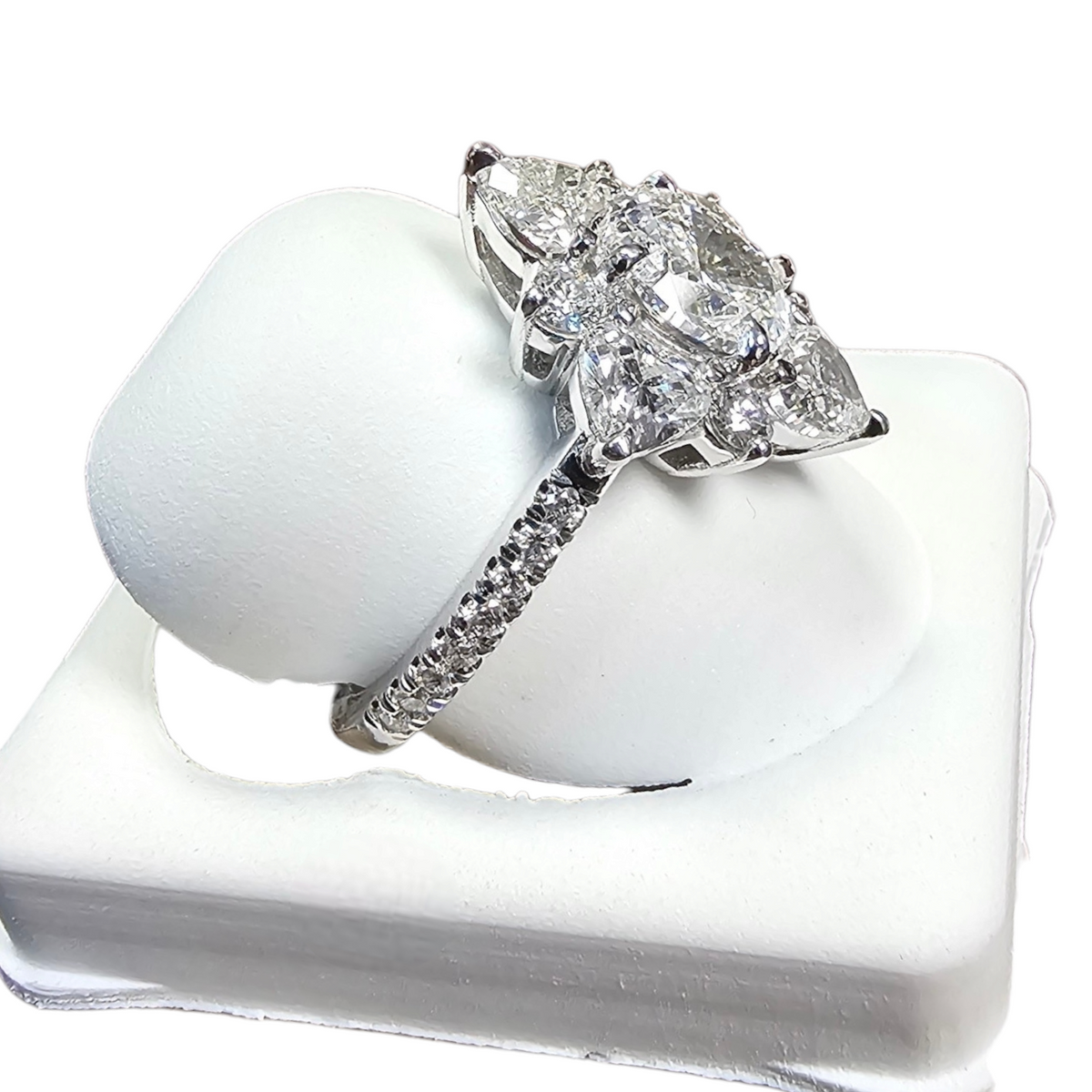 18Kt White Gold Oval and Heart Diamond Ring