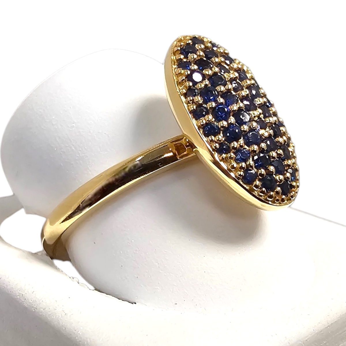 18Kt Yellow Gold Blue Sapphire Pave Ring