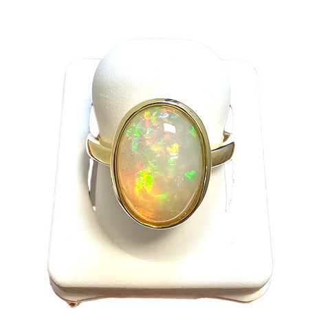 18Kt Yellow Gold Opal Ring