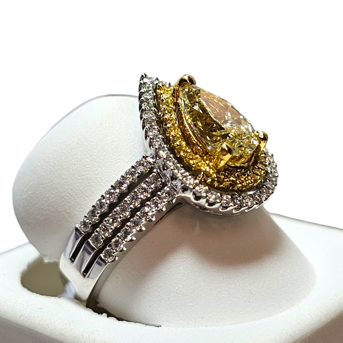 18Kt Two Tone Gold Fancy Yellow Pear Shaped Diamond Ring