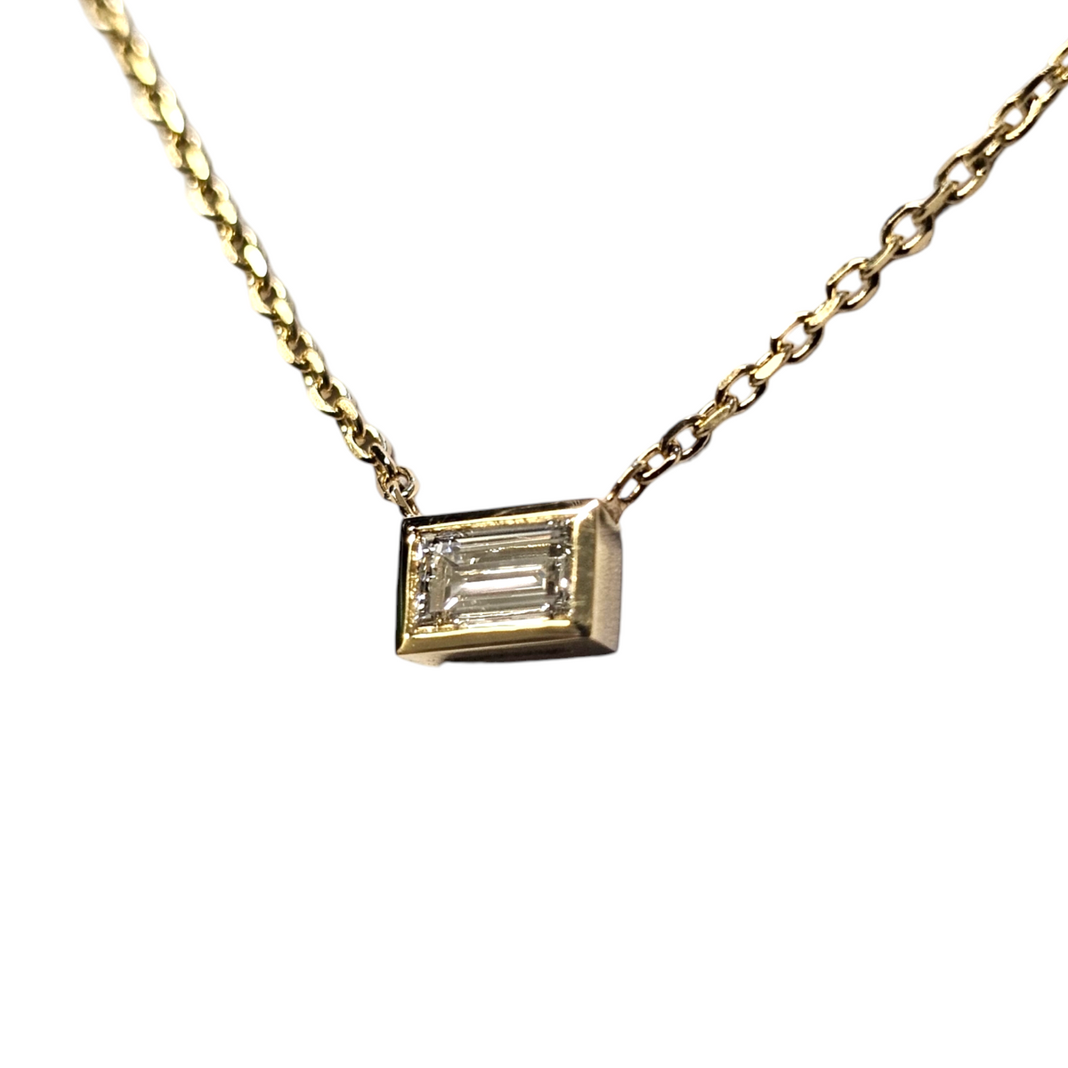 18Kt Yellow Gold Baguette Diamond Necklace