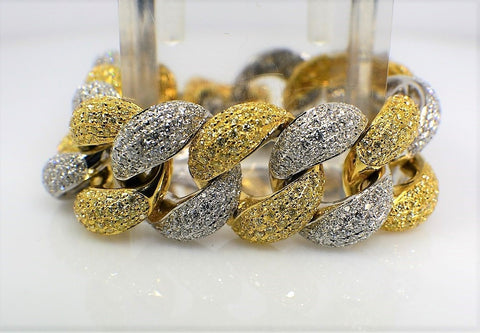 Cuban Link Bracelet with Yellow and White Diamonds in 18KT Gold.